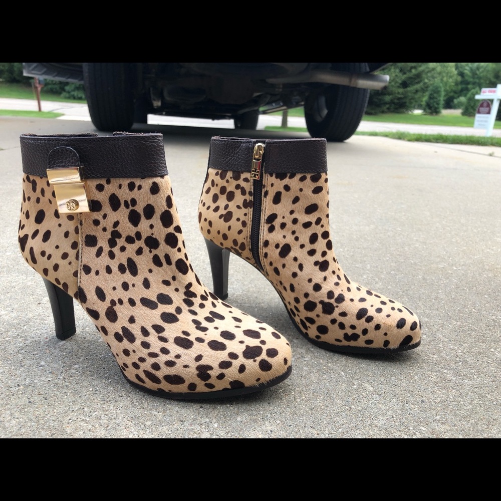 Tory Burch Cheetah Heeled boots!